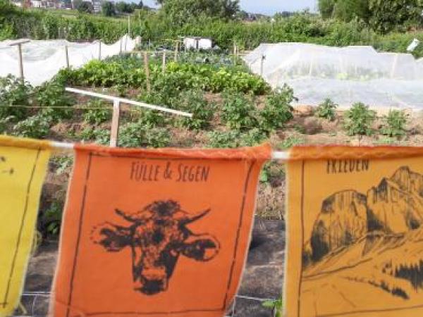 Gebetsfähnchen rot/orange M